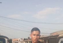 Plantón de protesta en la estación de policía en Castilla la Nueva por presunto abuso policial