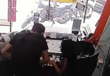 En video quedaron ladrones que armados roban local en la calle 11 de Acacías