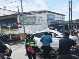 #DenunciaCiudadana / ‘chupas’ de tránsito se pusieron a perseguir motociclista, se le atravesaron y cayeron de las motos